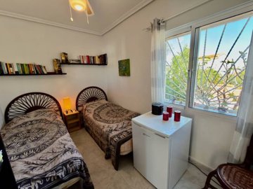 49451twobedroomvillawithlargegardenandpoolvie