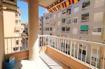 494473rdfloorapartmentintorrevieja24032612564