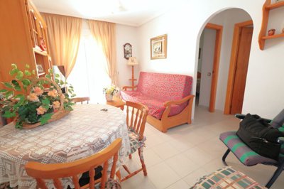 494473rdfloorapartmentintorrevieja24032612564