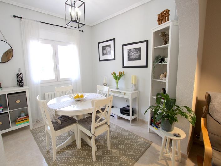 Image No.15-2 Bed Townhouse for sale