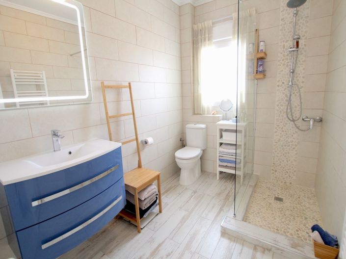 Image No.25-2 Bed Townhouse for sale