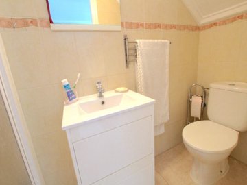 49465beautifullypresentedthreebedroomlolastyl