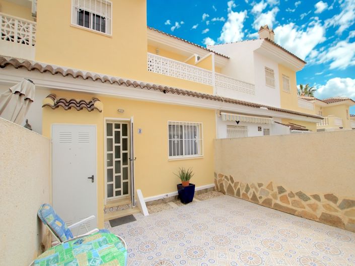 Image No.18-3 Bed Townhouse for sale