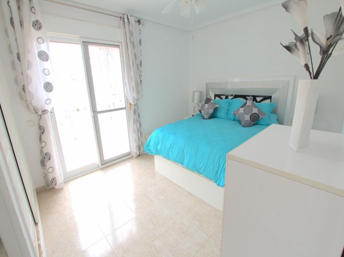 Image No.27-3 Bed Townhouse for sale