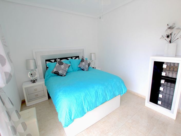 Image No.28-3 Bed Townhouse for sale