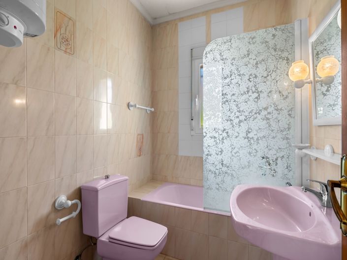 Image No.24-2 Bed Villa for sale