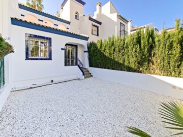 49466charmingtwobedroombungalowwithprivatesol