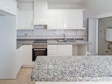 49466charmingtwobedroombungalowwithprivatesol