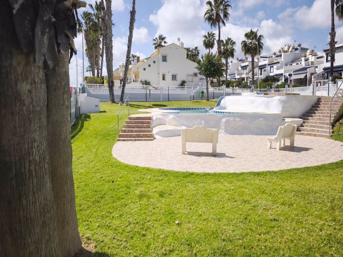 Image No.15-2 Bed Townhouse for sale