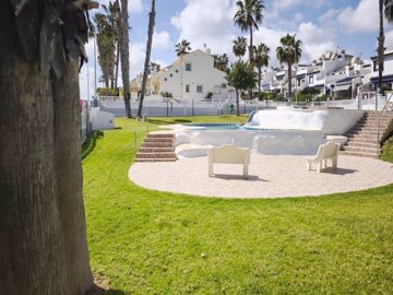 49466charmingtwobedroombungalowwithprivatesol