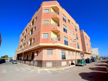 49475twobedroomsouthfacingtopfloorapartment02