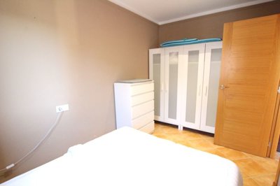 49475twobedroomsouthfacingtopfloorapartment02