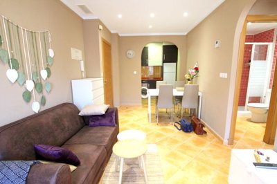 49475twobedroomsouthfacingtopfloorapartment02