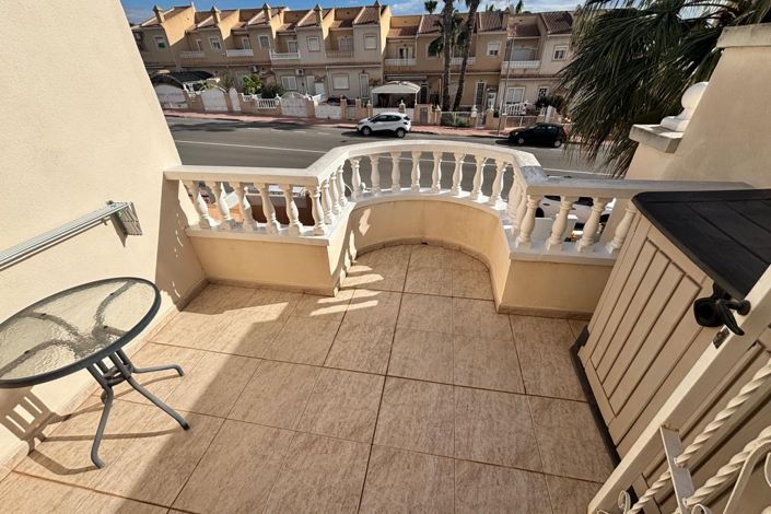 Image No.12-2 Bed Townhouse for sale