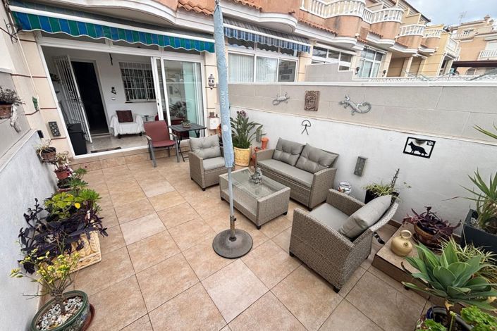 Image No.2-2 Bed Townhouse for sale