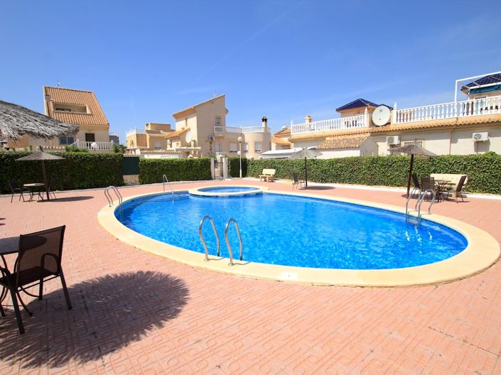 Image No.2-Villa de 2 chambres à vendre à Benimar