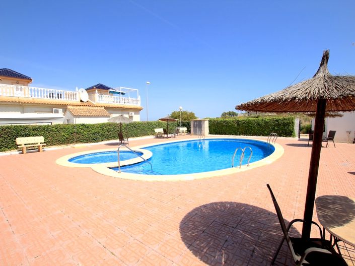 Image No.4-Villa de 2 chambres à vendre à Benimar