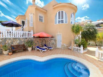 49481charming2bedroomvillaoverlookinglamarque