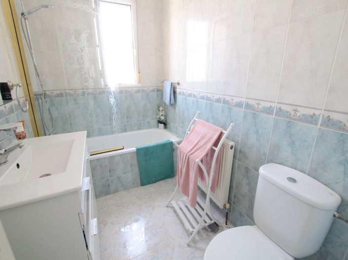 Image No.23-2 Bed Villa for sale