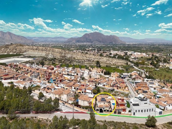 Image No.2-4 Bed Villa for sale