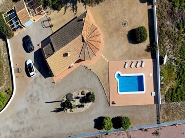 49488charming3bedroomfincastylehomeontheoutsk