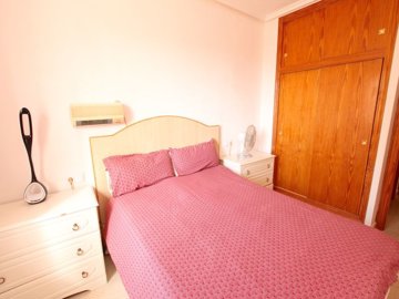 49500sundrenchedtopfloorlafloridaapartmentwit