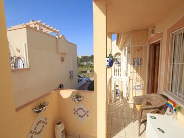 49500sundrenchedtopfloorlafloridaapartmentwit