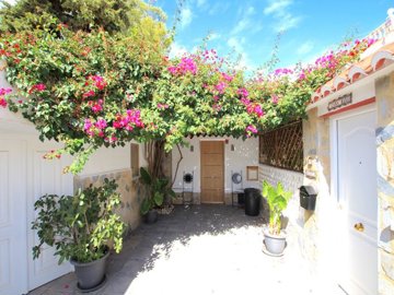 49498charmingthreebedroombeachsidevillawithap