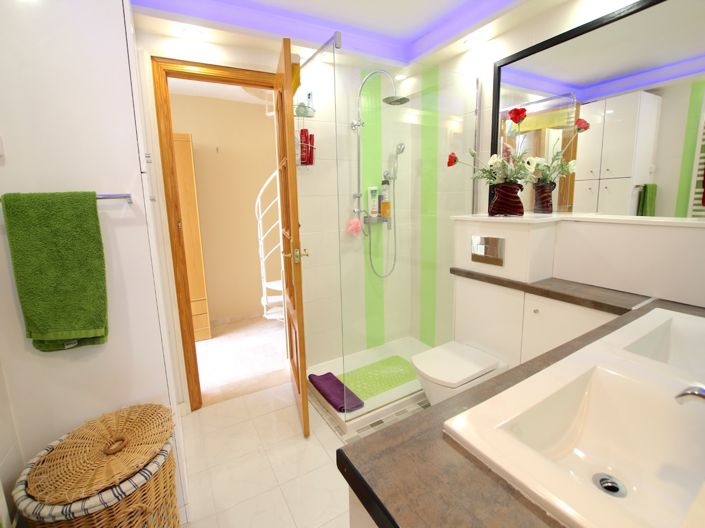 Image No.28-3 Bed Villa for sale