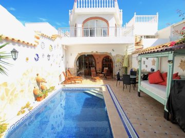 49498charmingthreebedroombeachsidevillawithap