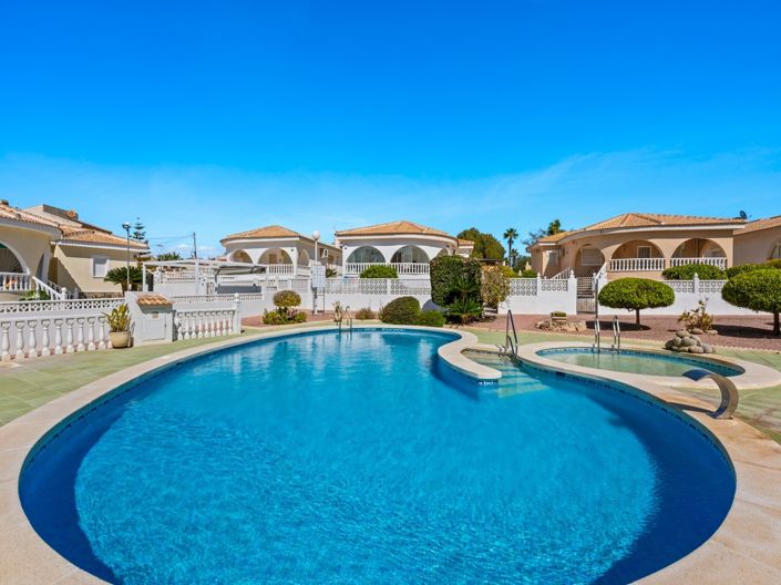 Image No.3-3 Bed Villa for sale