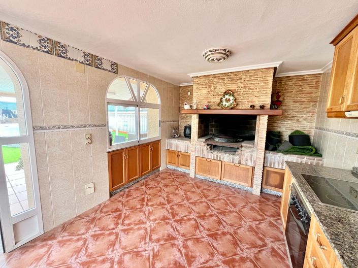 Image No.10-5 Bed Villa for sale