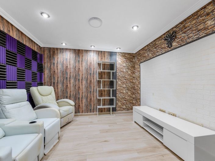 Image No.15-5 Bed Villa for sale