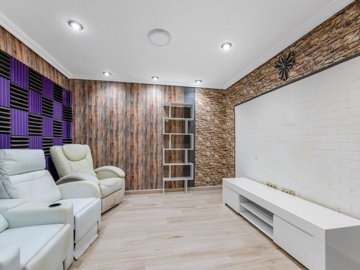 49502exceptionalelchaparralvillaspaciouslivin