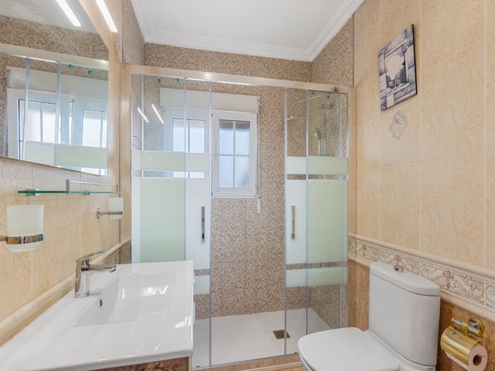 Image No.20-5 Bed Villa for sale