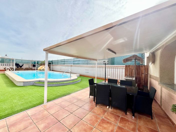 Image No.6-5 Bed Villa for sale