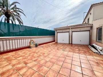 49502exceptionalelchaparralvillaspaciouslivin