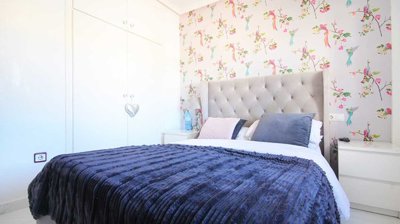 49504stylishtopfloorapartmentwithprivatesolar