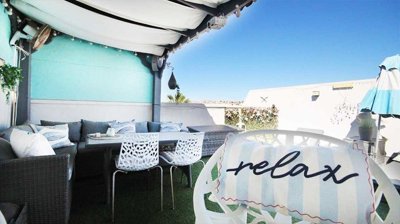 49504stylishtopfloorapartmentwithprivatesolar