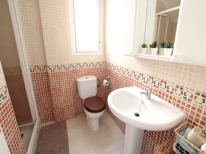 Image No.18-3 Bed Townhouse for sale