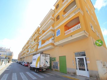 49510brightandspacioustwobedroomvillageapartm