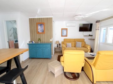 49516beautifullyrenovated12bedroomgardenapart