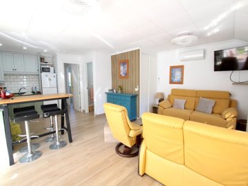 49516beautifullyrenovated12bedroomgardenapart