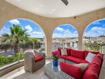 49525impressive5bedroomvillaoverlookinglamarq