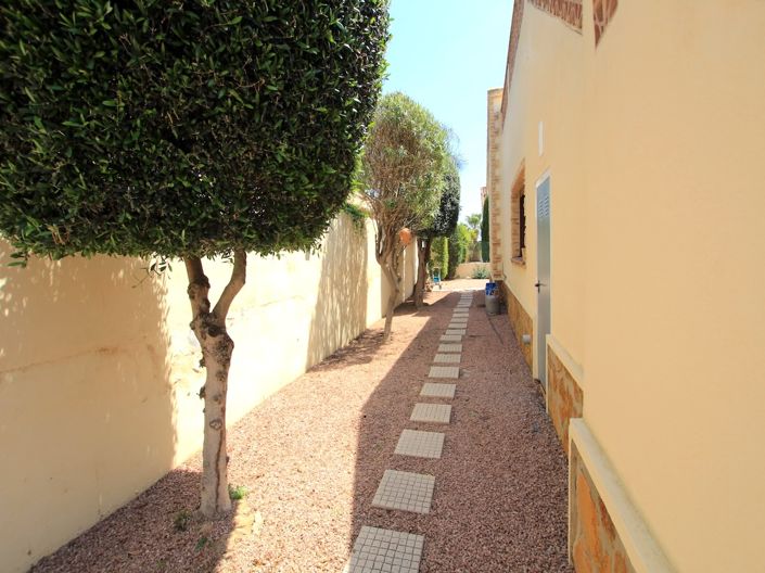 Image No.12-3 Bed Villa for sale