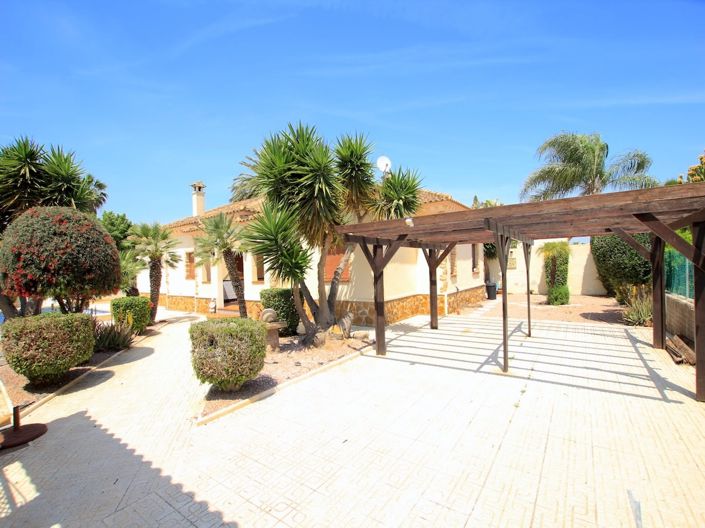 Image No.2-3 Bed Villa for sale