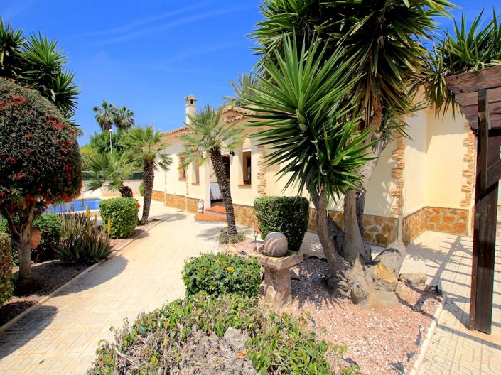 Image No.4-3 Bed Villa for sale