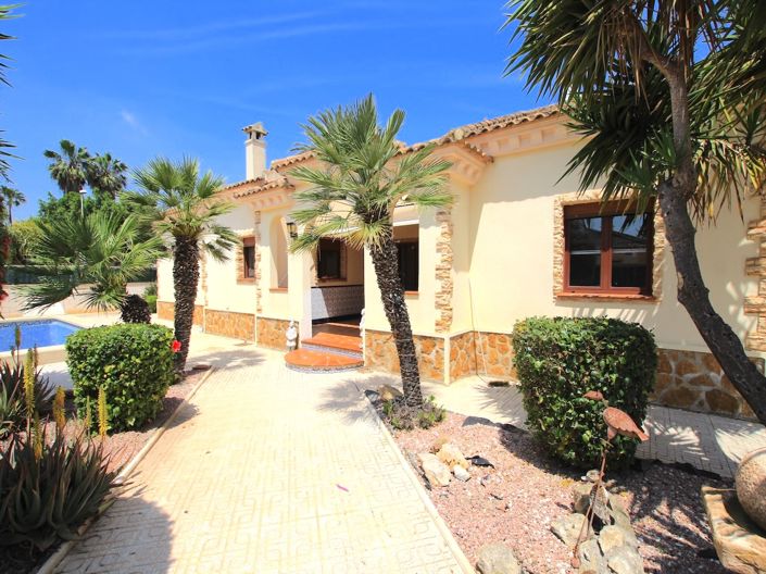 Image No.8-3 Bed Villa for sale