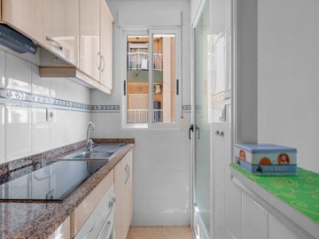 49561wonderfultwobedroomapartmentclosetothebe