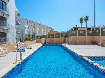 49561wonderfultwobedroomapartmentclosetothebe
